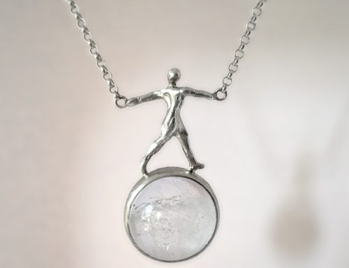 Collar Personita sobre mundo cuarzo